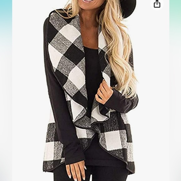 Buffalo plaid women’s vest with pockets - Picture 2 of 2